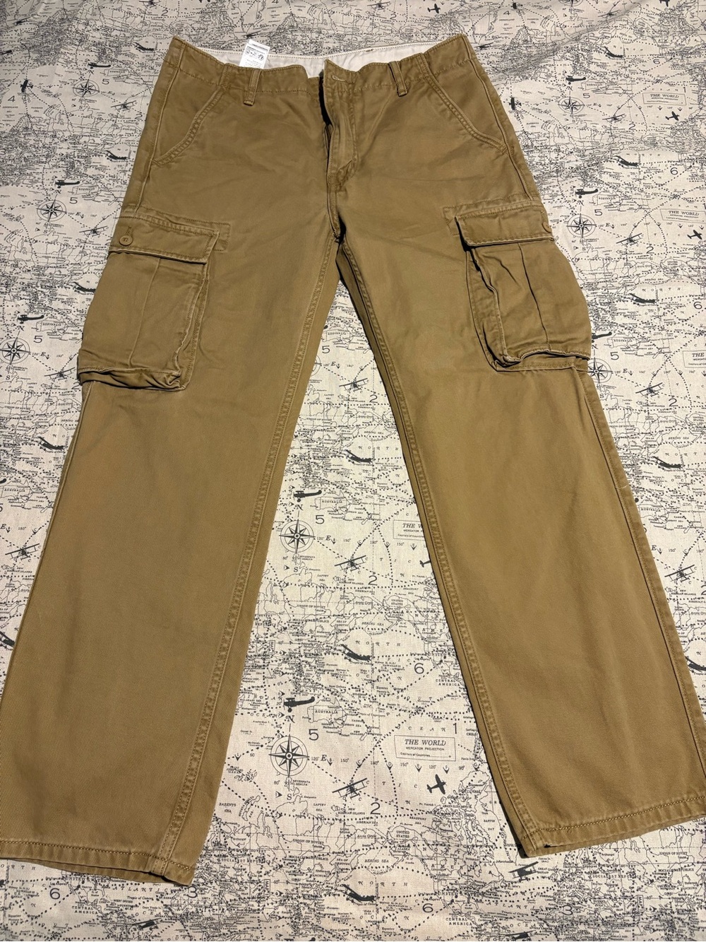 Levi’s Men's Cargo Pants in Tan Brown